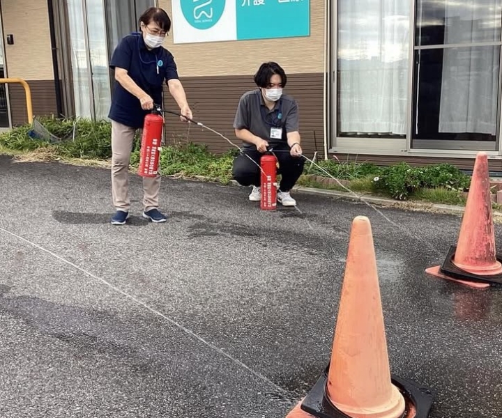 消火訓練・避難訓練を実施しました。