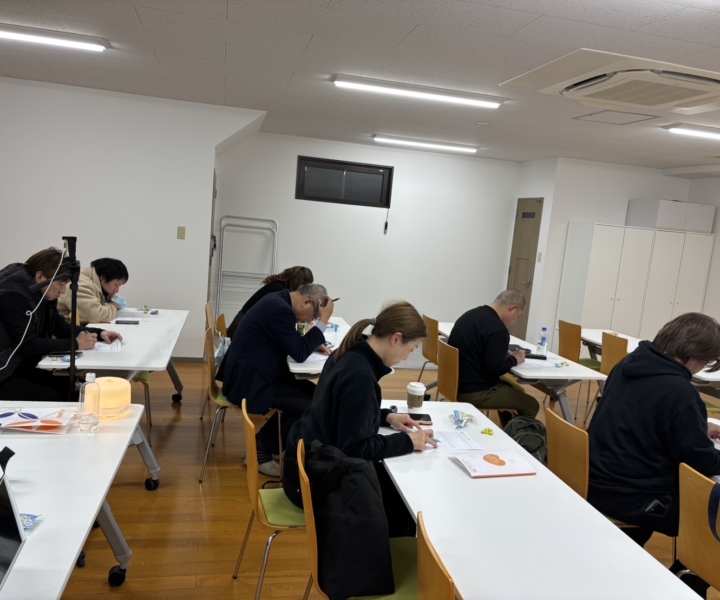 地域の福祉経営者や事業所責任者が、会社は別々だけど、一つの場所に集い、真剣に会社の発展→地域の貢献をするために、勉強をする会があります。