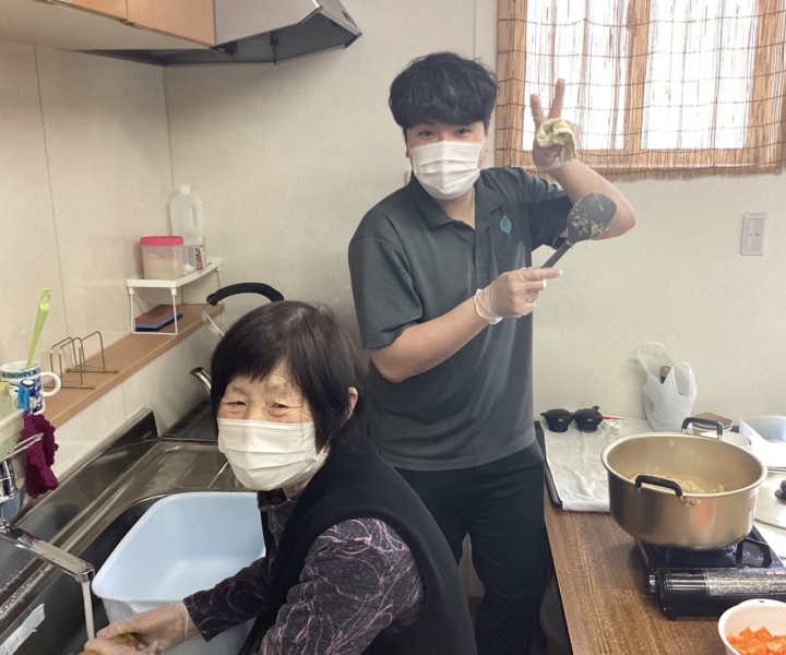 あうん食堂は、地域のみんなが集まり、楽しくごはんを食べる場所です。